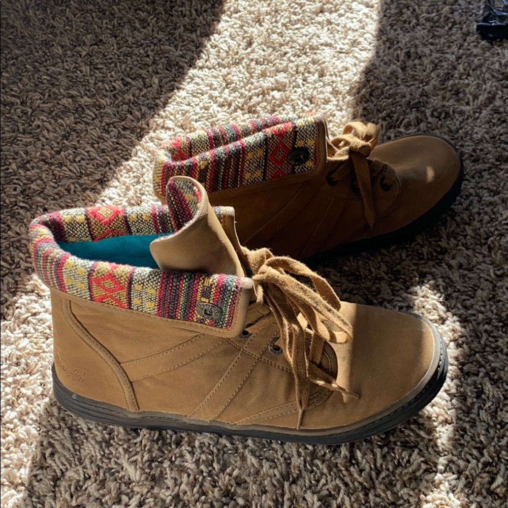Patterned Lace-up Booties